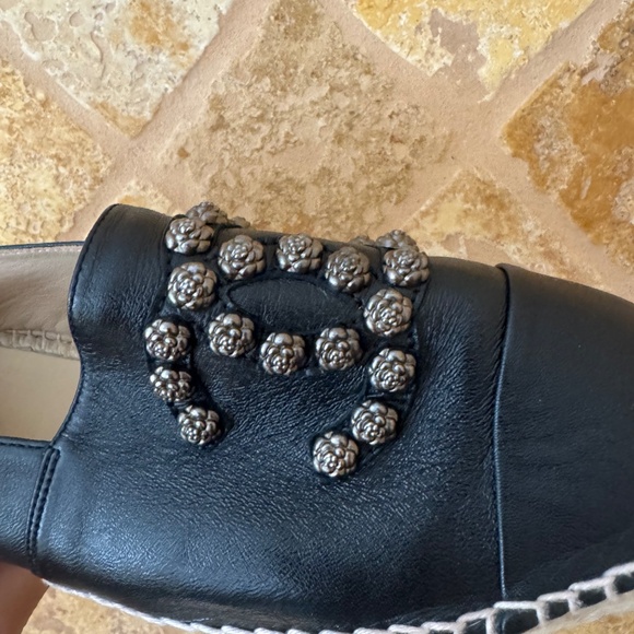 Authentic Chanel Black Lambskin Espadrilles Womens Size 42 - Rose Flower Stud - Picture 9 of 9